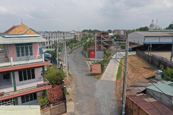 Dự án Takara Residence là Khu đô thị phức hợp đầy đủ tiện ích với trung tâm thương mại và hàng loạt các tiện ích nội và ngoại khu đa dạng, kết hợp những mảng xanh tự nhiên.&nbsp;