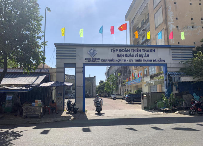 Cận cảnh Nhếch nhác thi hành án ở sân vận động Chi Lăng Đà Nẵng