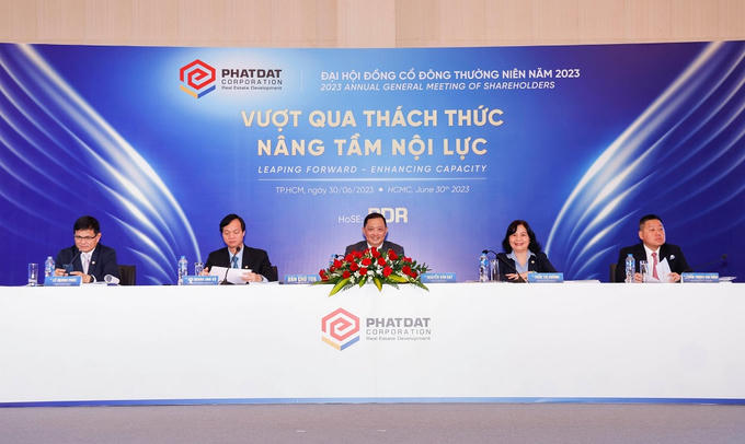Đoàn chủ tọa đại hội đồng cổ đông thường niên 2023 của Phát Đạt.