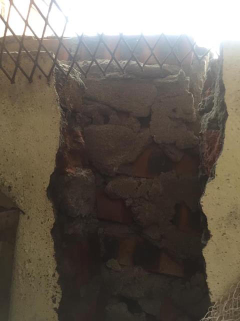 Nha nut toac canh cong trinh chung cu: Thong tin nguoc