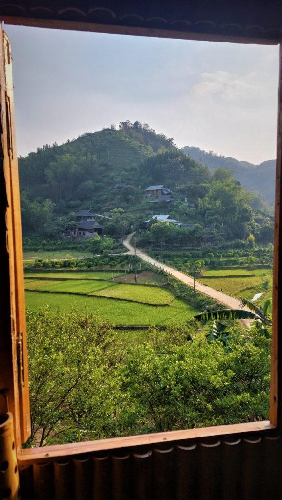 Cảnh đẹp xóm Chiến từ một homestay &nbsp;