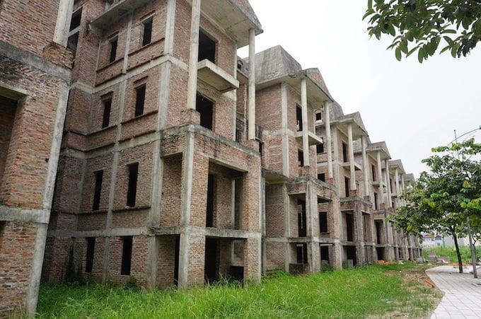 Bộ Xây dựng đề xuất đánh thuế nhà đất không sử dụng tránh đầu cơ, thổi giá bất động sản.