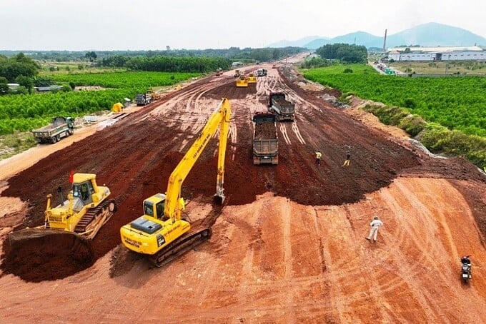 479 Hòa Bình, Lắp máy Trung Nam, Hải Đăng bị cảnh báo vi phạm tiến độ