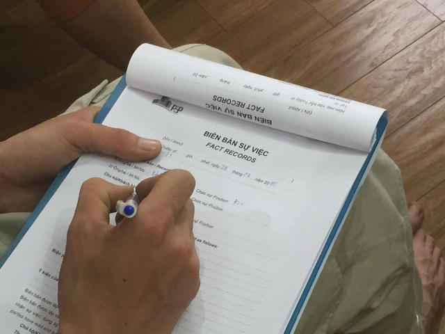 Mưa bão quần thảo, căn hộ chung cư lênh láng nước 