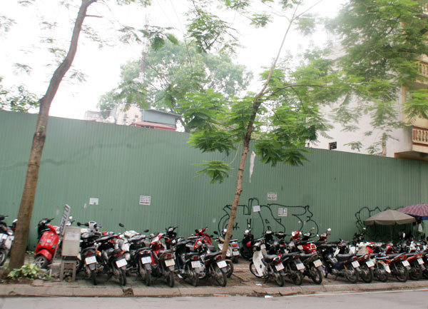 đất vàng, đất vàng hồ gươm, hồ gươm, trung tâm thương  mại, kem tràng tiền, dự án, đất-vàng-Hồ-Gươm, dự-án, bỏ-hoang, đất-vàng, Tràng-Thi, kem-tràng-tiền