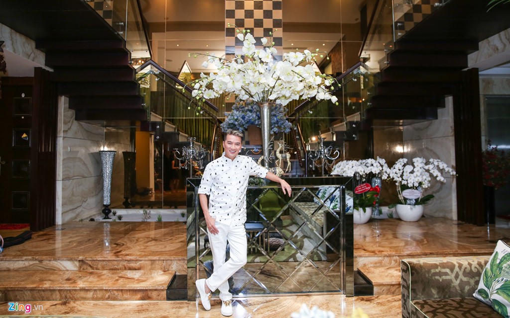 Khám phá biệt thự 3 triệu USD của Đàm Vĩnh Hưng