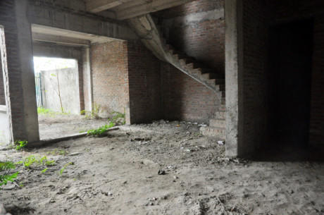 Hà Nội: Hàng trăm biệt thự giá chục tỉ bỏ hoang nhiều năm tại Mễ Trì