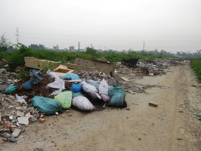 Ngôi nhà "dị thường" giữa lòng đường Trường Chinh 'cong mềm mại'