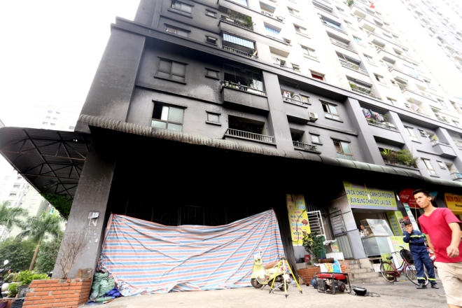 Cận cảnh Ôtô Lexus, xe ga tiền tỷ bị thiêu cháy trong hầm chung cư Xa La