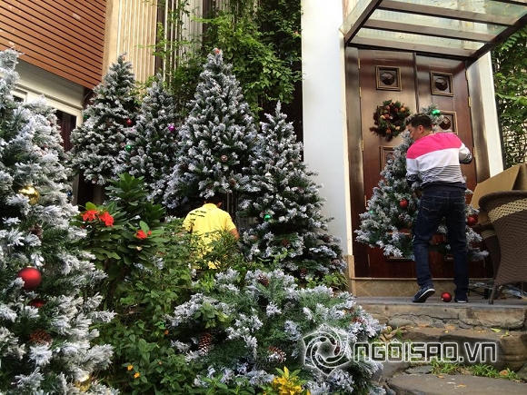 Đàm Vĩnh Hưng trang trí Noel hoành tráng cho biệt thự triệu đô 