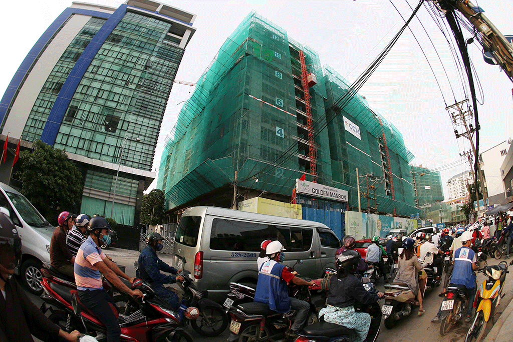Cao ốc bóp nghẹt giao thông ở TP. Hồ Chí Minh