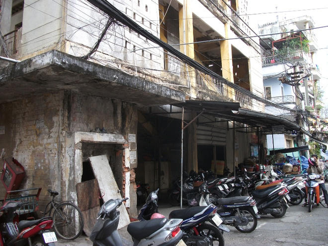 Hà Nội: Đình chỉ thi công công trình có cần cẩu gãy, sập giữa đêm