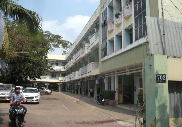 Nhiều dự án tỷ đô vẫn hoang tàn, Tập đoàn Berjaya tiếp tục vung tiền làm xổ số điện toán