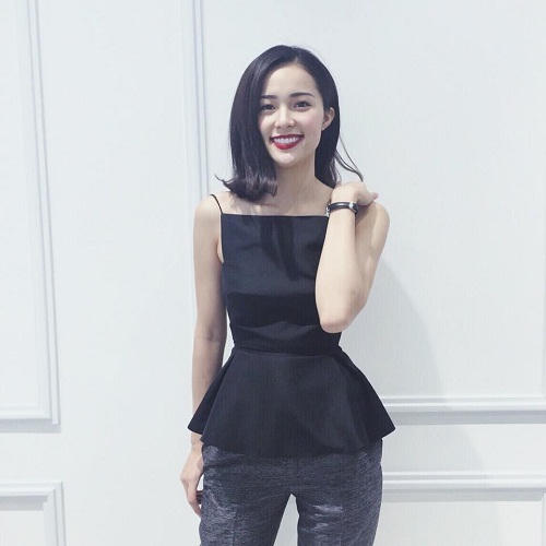 Bộ sưu tập áo hai dây gợi cảm của bạn gái Cường đô la