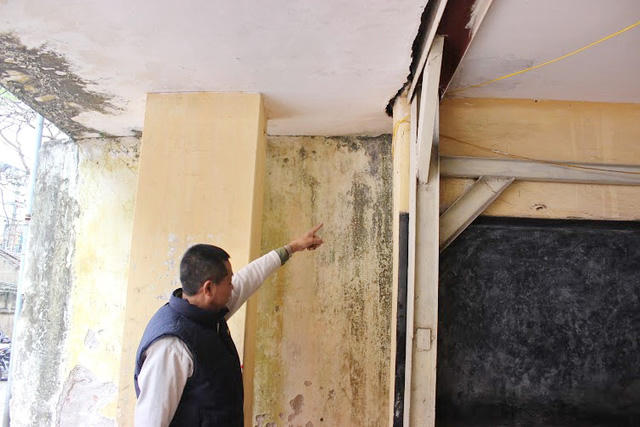 Hà Nội: Hàng trăm người run rẩy sống trong chung cư “tử thần”