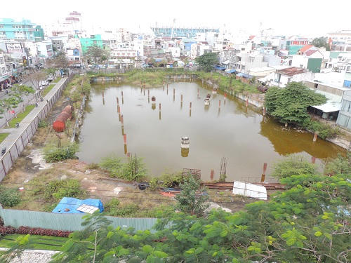 Chung cư hàng độc, 10 tỷ không mua nổi 1 chỗ đậu xe