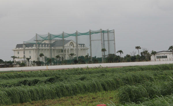 FLC thâu tóm đất nông nghiệp: "Không thể đánh đổi mọi thứ vì kinh tế"