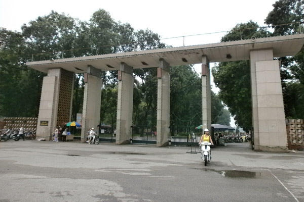 Xây bãi đỗ xe ở Công viên Thống Nhất để tận dụng phần dở dang