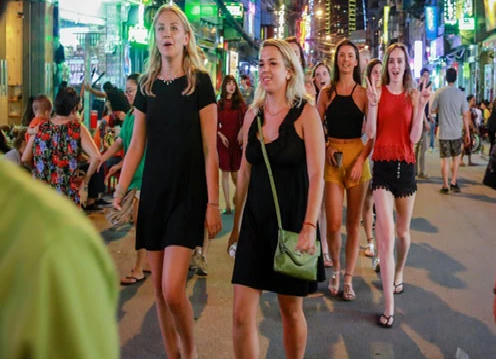 Nhà sinh viên thành nhà xã hội: Lo quá tải hạ tầng