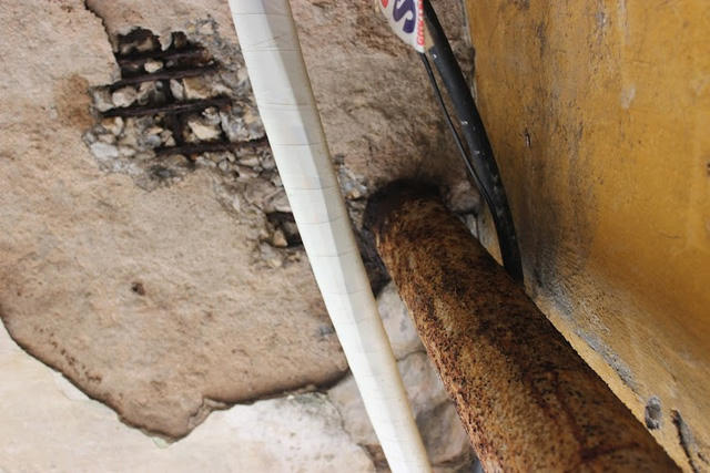 Hà Nội: Hàng trăm người run rẩy sống trong chung cư “tử thần”