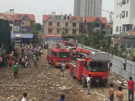 Hà Nội: Cháy lớn kinh hoàng ở chung cư HH4 Linh Đàm