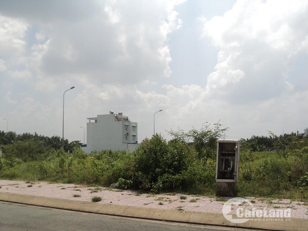 Đất nền quận 9: Mua xong để ở một mình