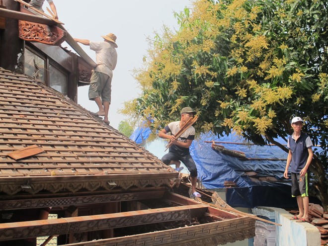 Thợ từ Bắc Ninh vào tháo dỡ biệt phủ không phép trên núi Hải Vân