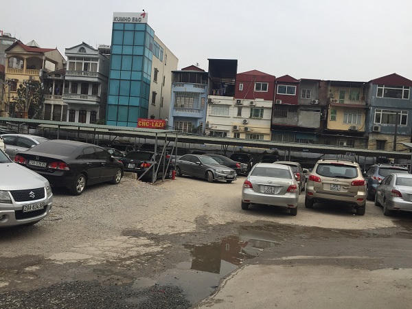 Hà Nội: Dự án trên "đất vàng" được "hô biến" thành bãi đậu xe?