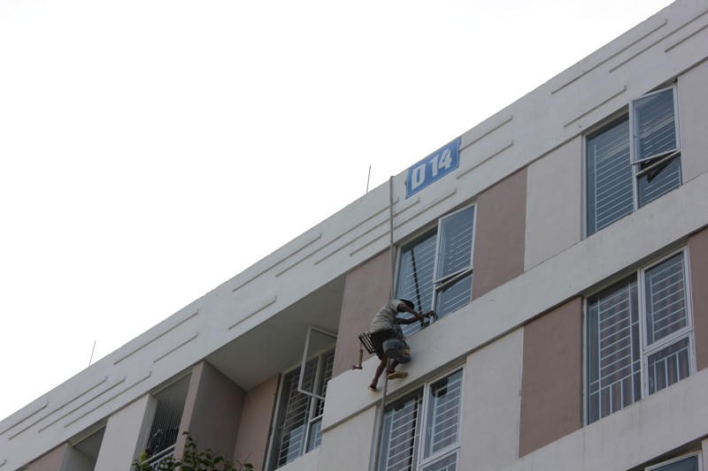 nhà thu nhập thấp, khu đô thị Đặng Xá, Gia Lâm, khu đô thị kiểu mẫu, nước bẩn, công trình xuống cấp nhà thu nhập thấp, khu đô thị Đặng Xá, Gia Lâm, khu đô thị kiểu mẫu, nước bẩn, công trình xuống cấp