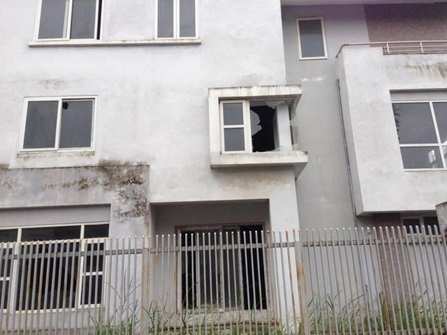 Xót xa cảnh biệt thự tiền tỉ bỏ hoang ở khu đô thị Văn Phú