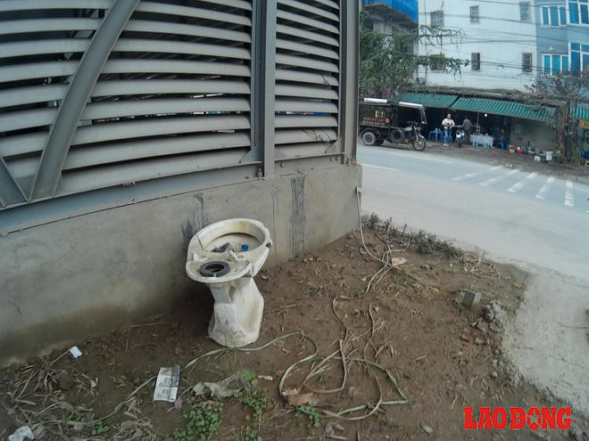 Cận cảnh sự “nham nhở” của dự án xe buýt nhanh hiện đại nhất thủ đô