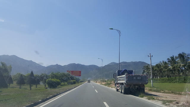 Nở rộ dự án nghỉ dưỡng bao quanh đất vàng sân bay Cam Ranh