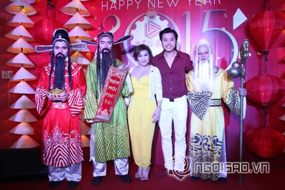 Người tình U60 thắm thiết cùng Vũ Hoàng Việt đi xem ca nhạc