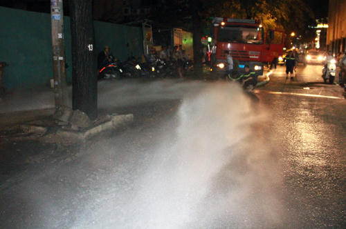 Hơn 1.000 xe máy chìm nghỉm trong bãi ở Sài Gòn