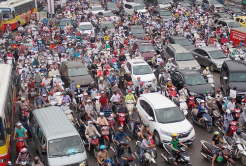 Trao 2 tỷ, Hà Nội thu được gì từ giải pháp chống ùn tắc giao thông?