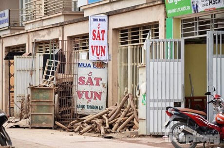 Xót xa cảnh biệt thự tiền tỉ bỏ hoang ở khu đô thị Văn Phú