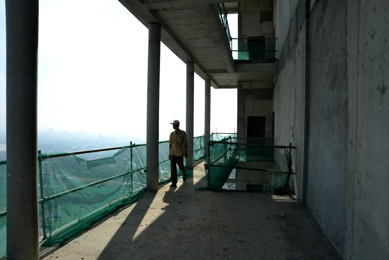 Saigon One Tower, bỏ hoang, cao ốc, hết tiền Saigon One Tower, bỏ hoang, cao ốc, hết tiền