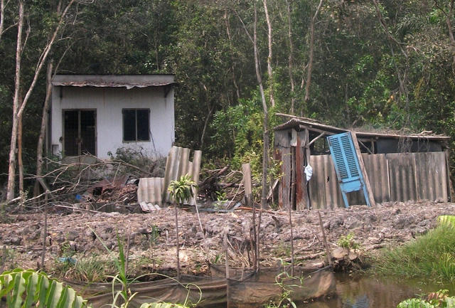 Dự án tỷ đô trên đất vàng TPHCM thành bãi gửi xe, nuôi gà