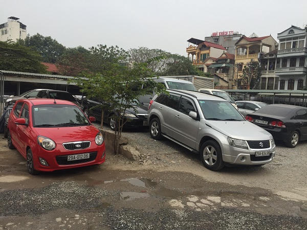 Hà Nội: Dự án trên "đất vàng" được "hô biến" thành bãi đậu xe?