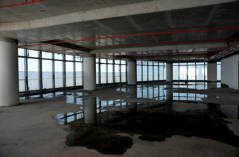 Saigon One Tower, bỏ hoang, cao ốc, hết tiền Saigon One Tower, bỏ hoang, cao ốc, hết tiền