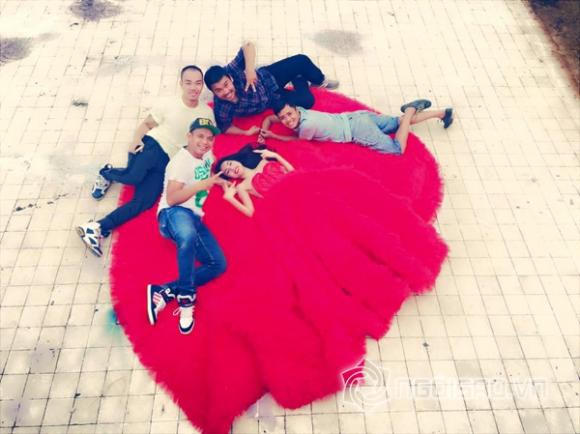 Rò rỉ hậu trường chụp ảnh cưới của Thủy Tiên - Công Vinh