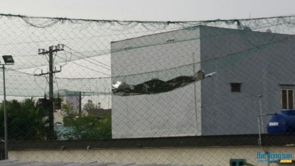 Vừa sống vừa run bên cạnh công trình “tử thần”