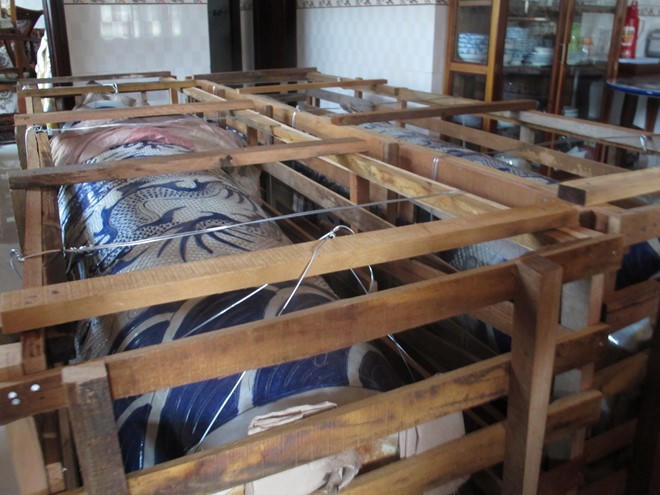 Thợ từ Bắc Ninh vào tháo dỡ biệt phủ không phép trên núi Hải Vân