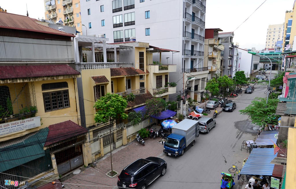 Bất động sản 'xóm nước đen' lên đời