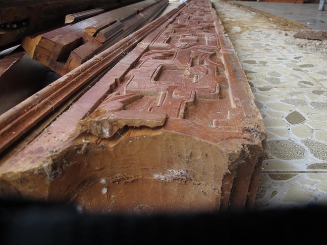 Thợ từ Bắc Ninh vào tháo dỡ biệt phủ không phép trên núi Hải Vân