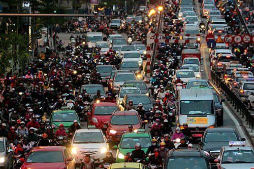 Trao 2 tỷ, Hà Nội thu được gì từ giải pháp chống ùn tắc giao thông?