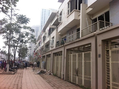 Xót xa cảnh biệt thự tiền tỉ bỏ hoang ở khu đô thị Văn Phú