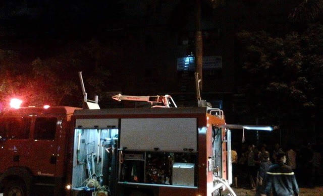 Xe cứu hoả đã có mặt tham gia chữa cháy