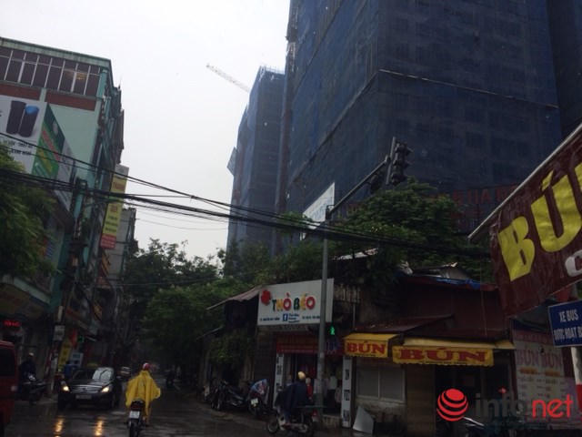 Hà Nội: Ngán ngẩm những chung cư "con voi" ních ngàn người vào ngõ ngách