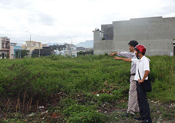 Hết thời 'buôn nước bọt', bán nhà ở quán trà đá